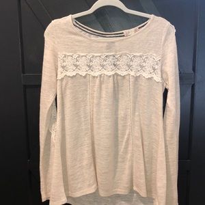 Light tan/ivory long sleeved shirt altard state